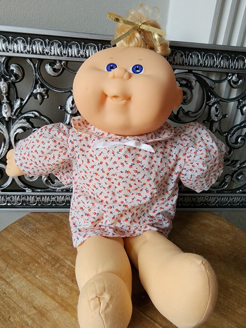 Vintage OAA 1978 1983 Cabbage Patch Kid Baby Blond Curls Tongue Sticking Out 32C